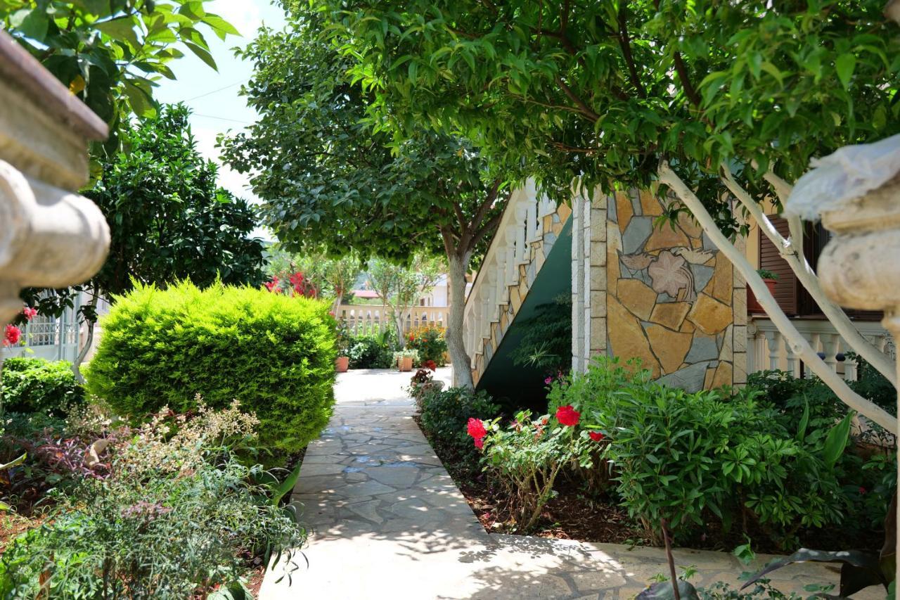 Garden Villa Dhesara Ksamil Bagian luar foto
