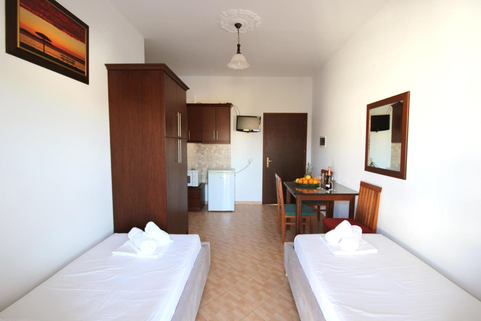Garden Villa Dhesara Ksamil Bagian luar foto